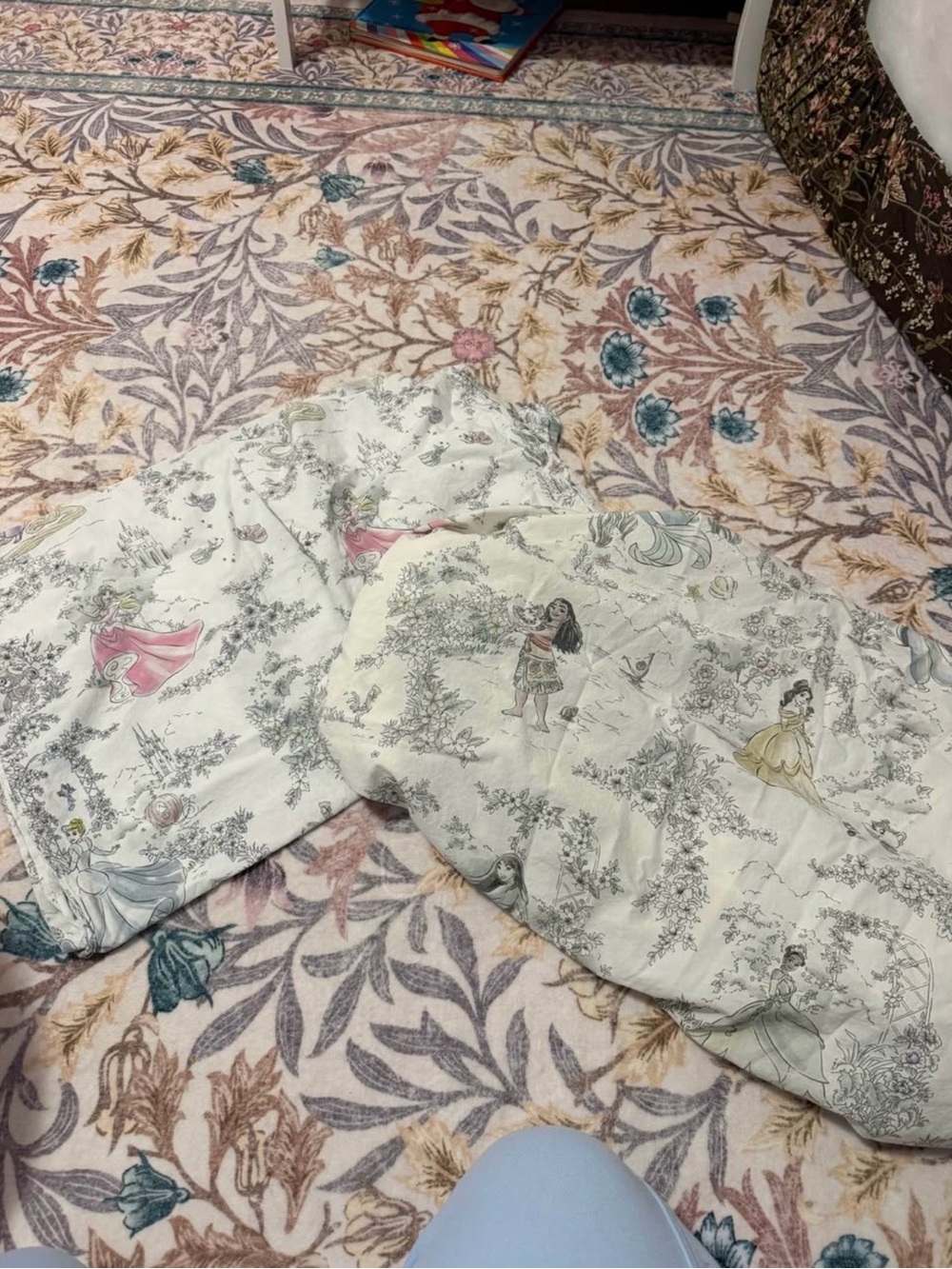 Pottery Barn Kids White Princess Print Quilted Throw